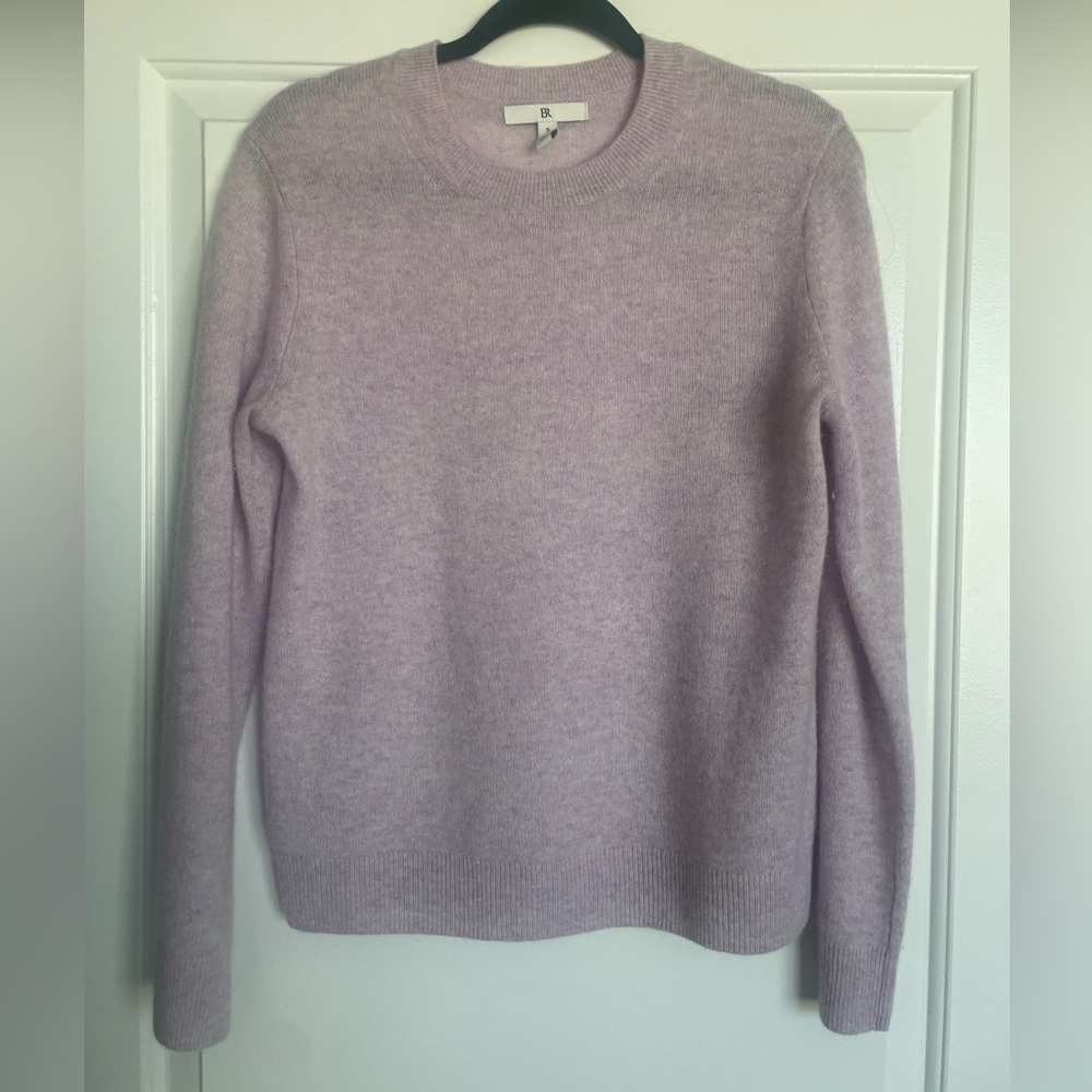 Banana Republic Cashmere Soft Lilac Crew Neck Sweater